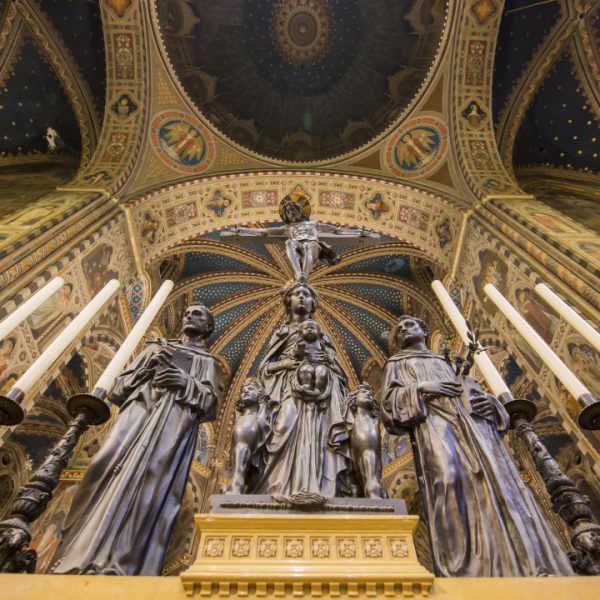 Altare maggiore, Donatello, Madonna con Bambino e i santi Francesco e Antonio